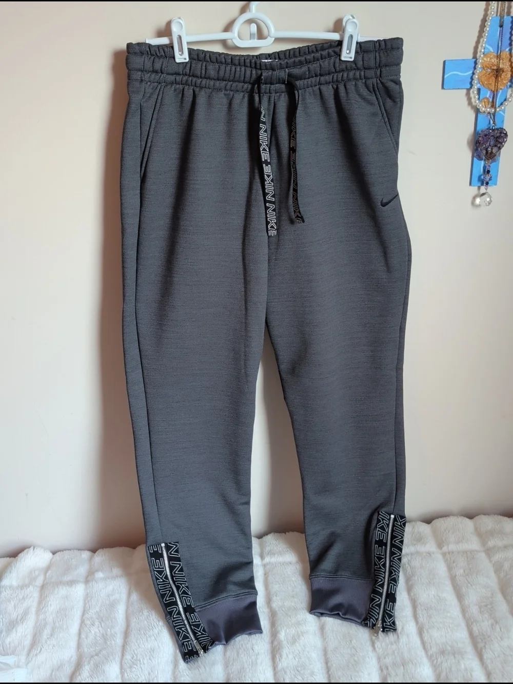 Nike Therma Fit Zip Women's Joggers Charcoal Grey/Black Sz Large NWT